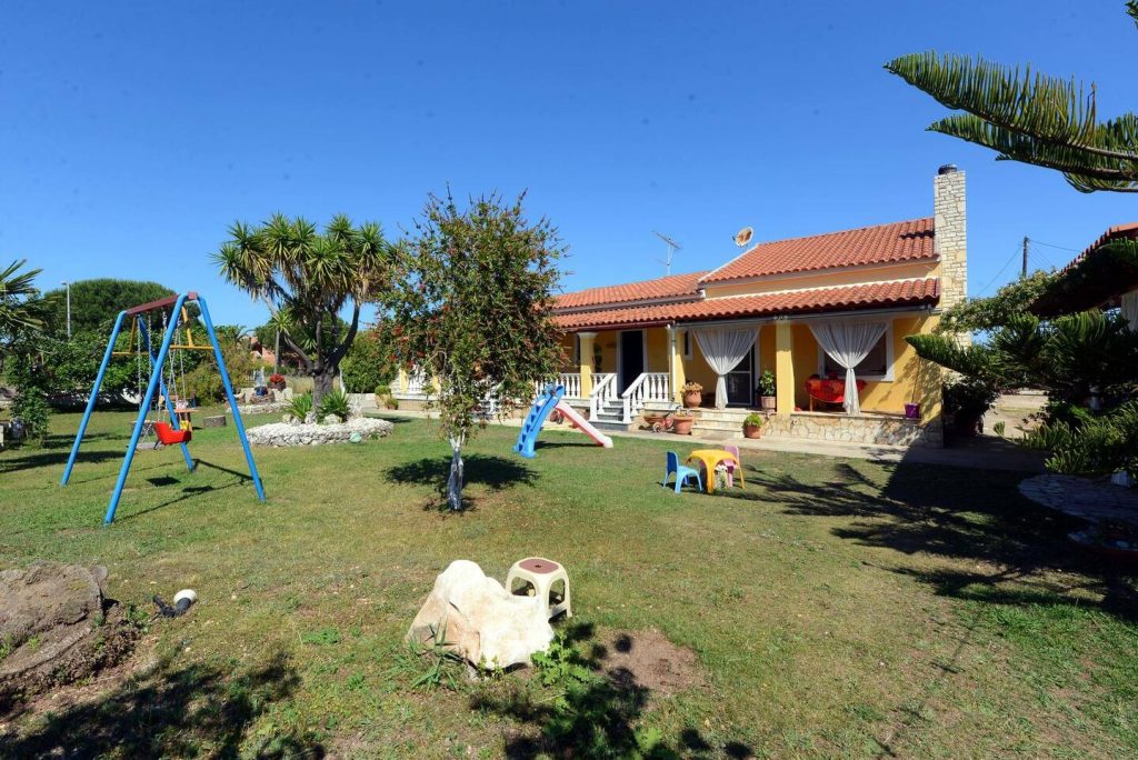 villa-anna-corfu-garden-kids-playground