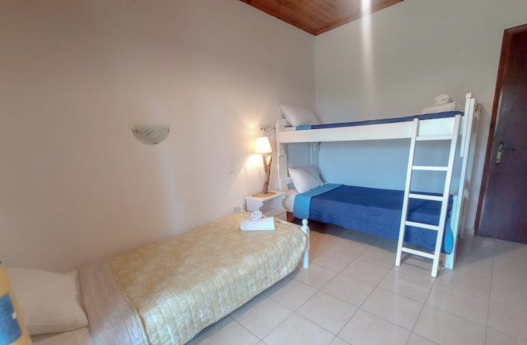 villa-anna-almyros-beach-apartment-bedroom2-2