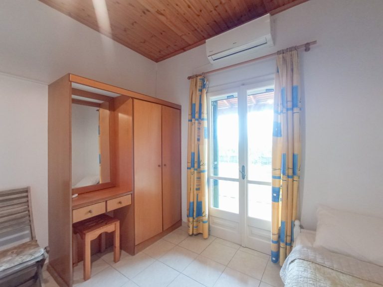 villa-anna-almyros-beach-apartment-bedroom2-5